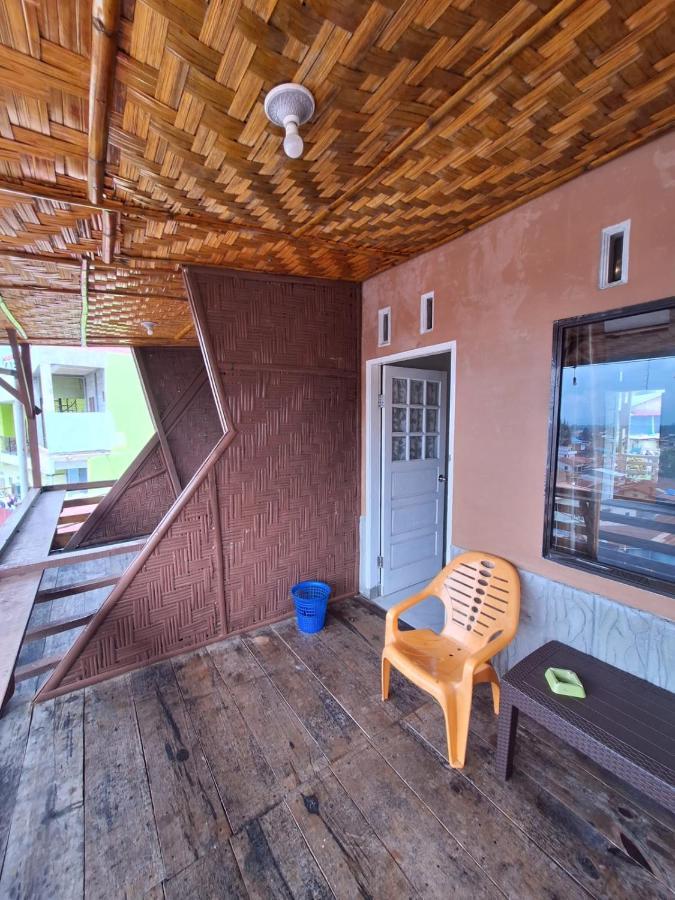 Ron'S Guest House Berastagi Backpacker Rooms מראה חיצוני תמונה