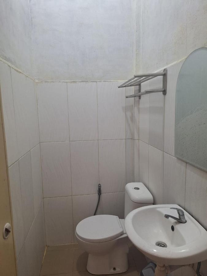 Ron'S Guest House Berastagi Backpacker Rooms מראה חיצוני תמונה
