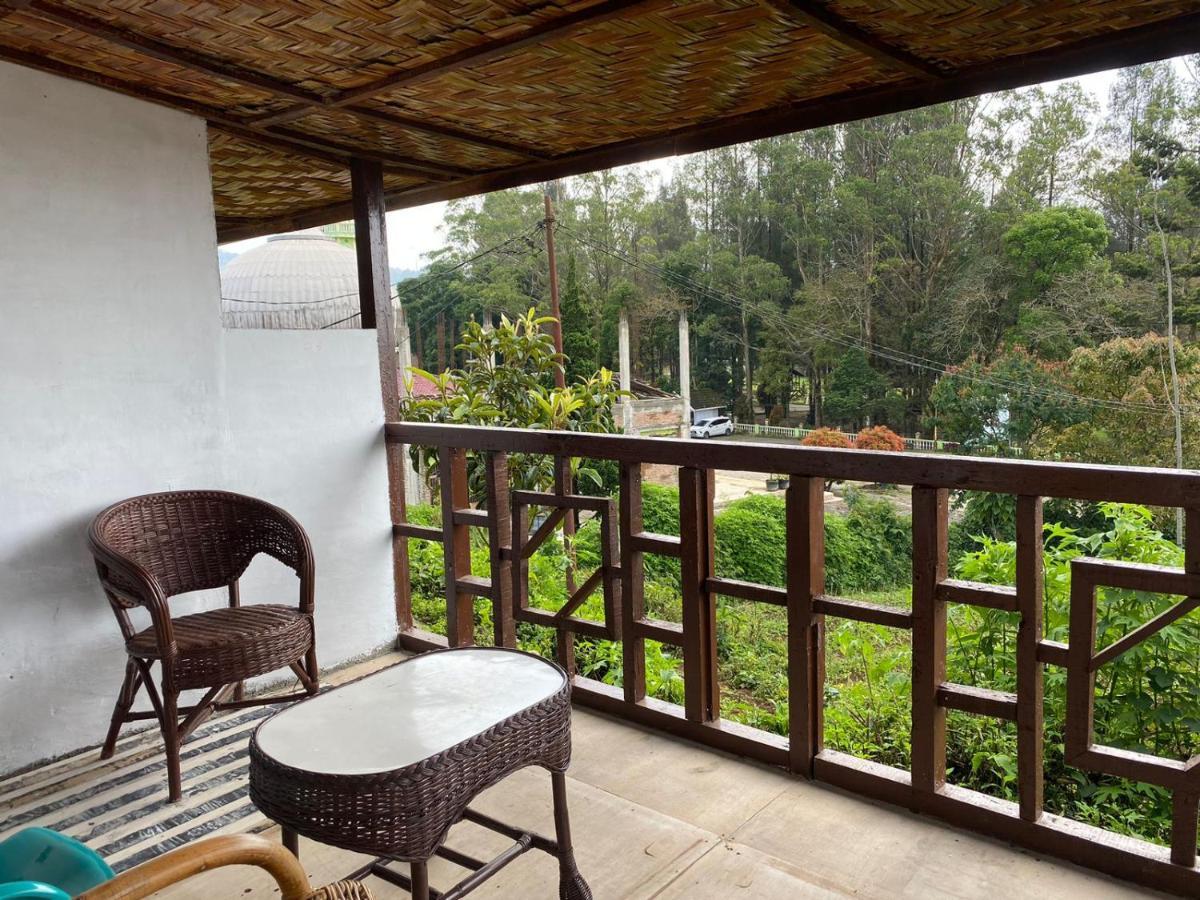 Ron'S Guest House Berastagi Backpacker Rooms מראה חיצוני תמונה