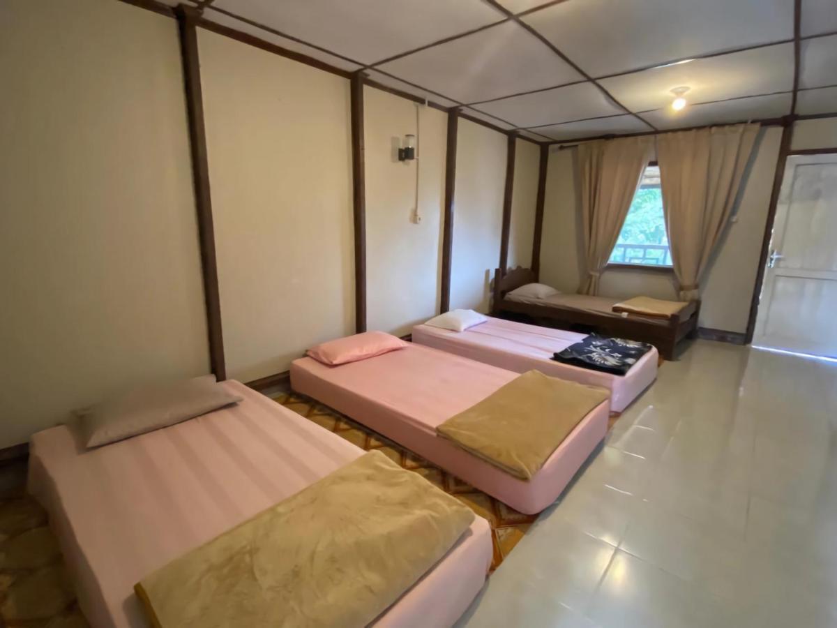 Ron'S Guest House Berastagi Backpacker Rooms מראה חיצוני תמונה