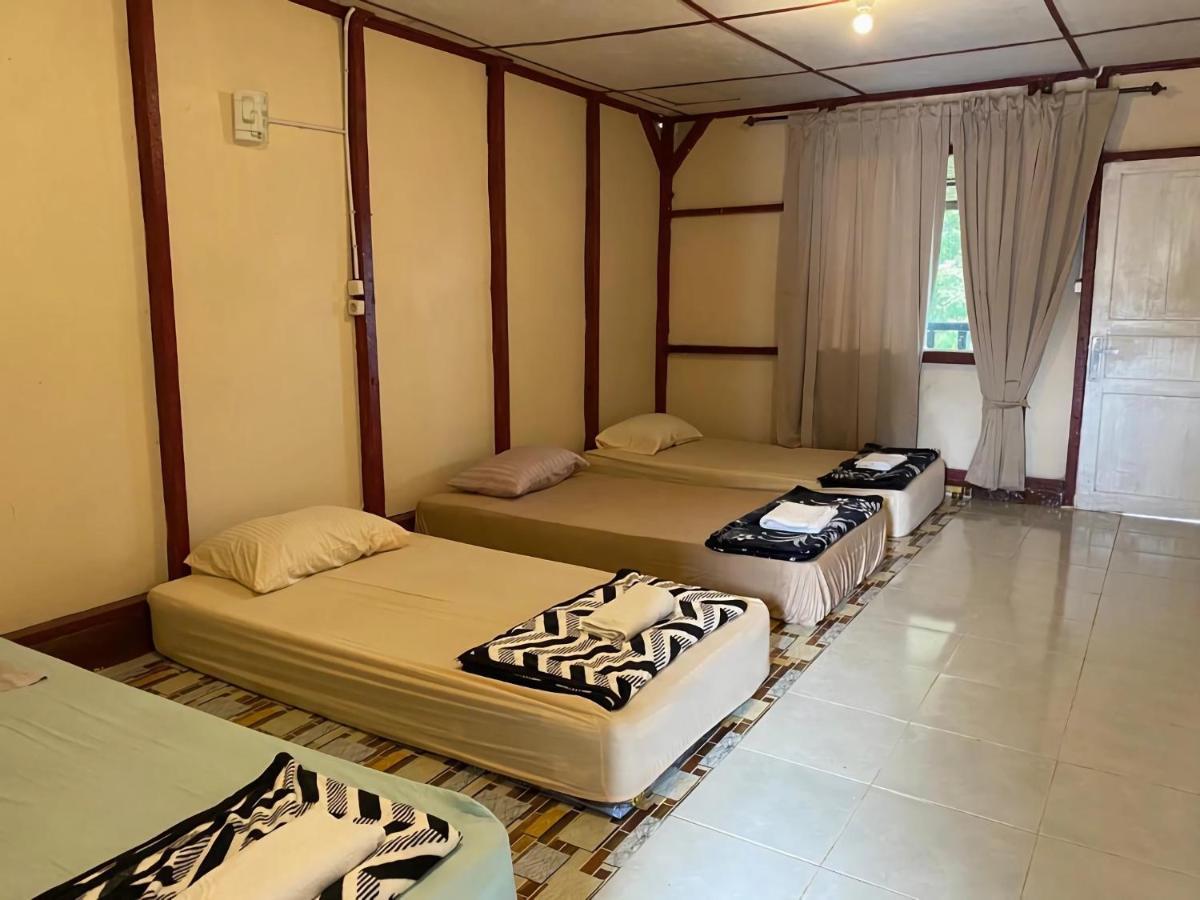 Ron'S Guest House Berastagi Backpacker Rooms מראה חיצוני תמונה