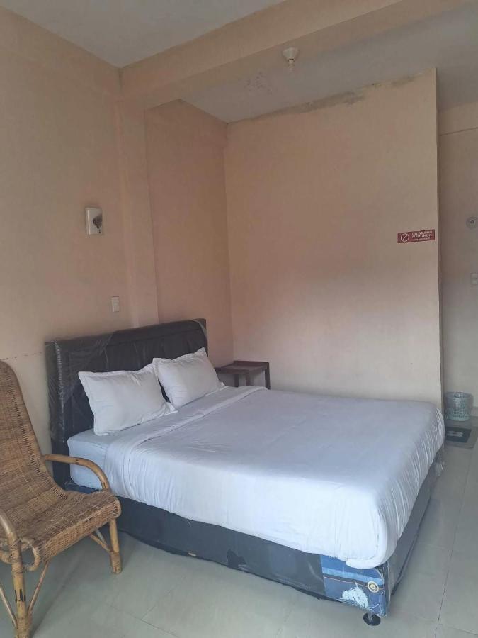 Ron'S Guest House Berastagi Backpacker Rooms מראה חיצוני תמונה