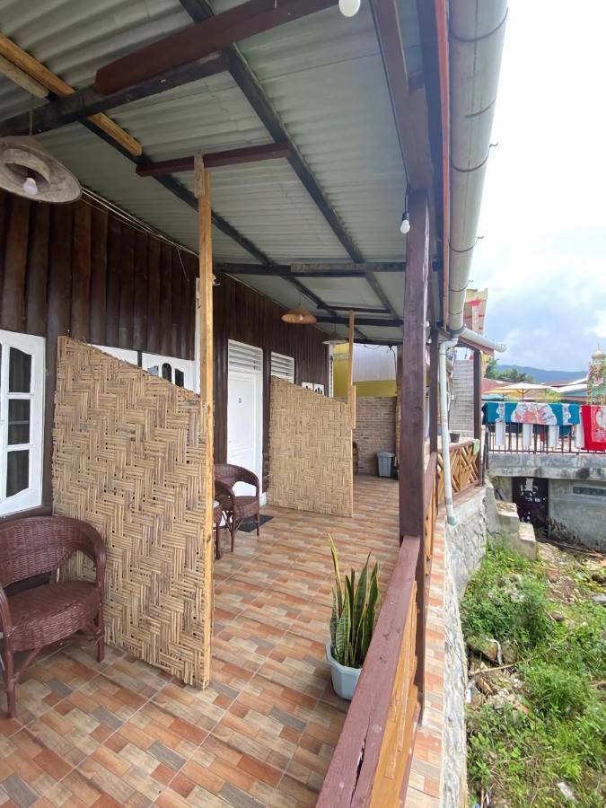 Ron'S Guest House Berastagi Backpacker Rooms מראה חיצוני תמונה